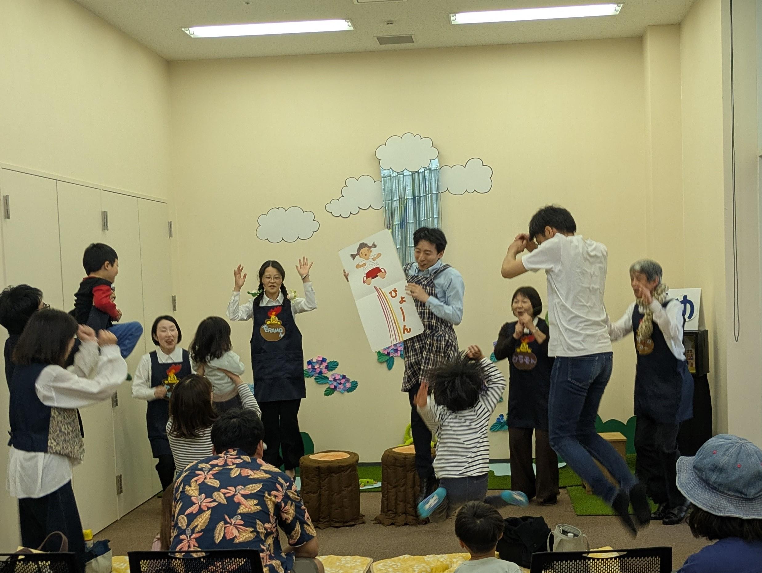 読み聞かせの会の様子