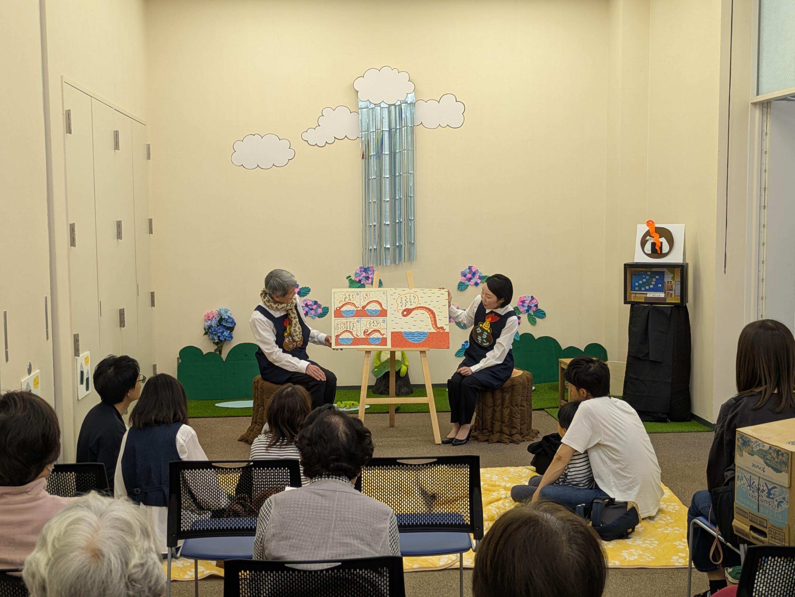 読み聞かせの会の様子