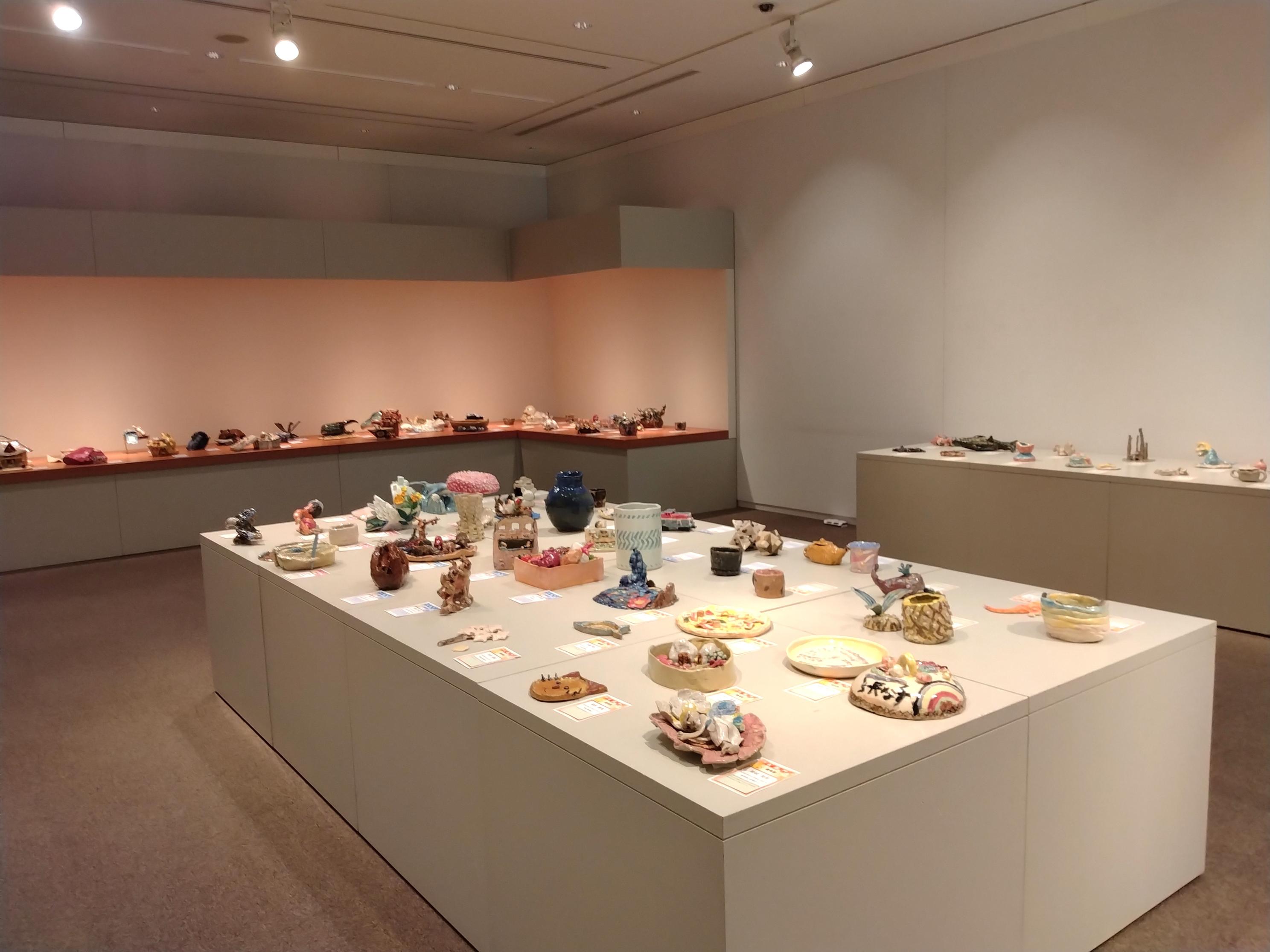 第2展示室に入賞作品を展示